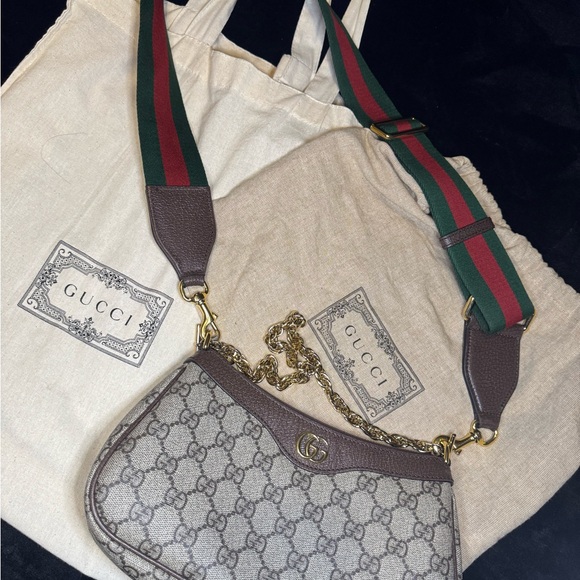 Gucci Beige and Brown Shoulder Bag with Gold Accents - Picture 15 of 16